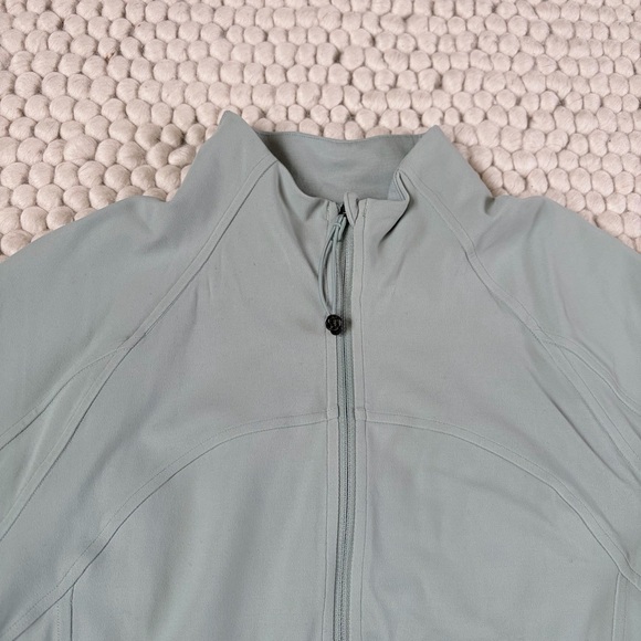 lululemon Nulu Cropped Define Jacket Silver Blue 10 - Picture 3 of 12